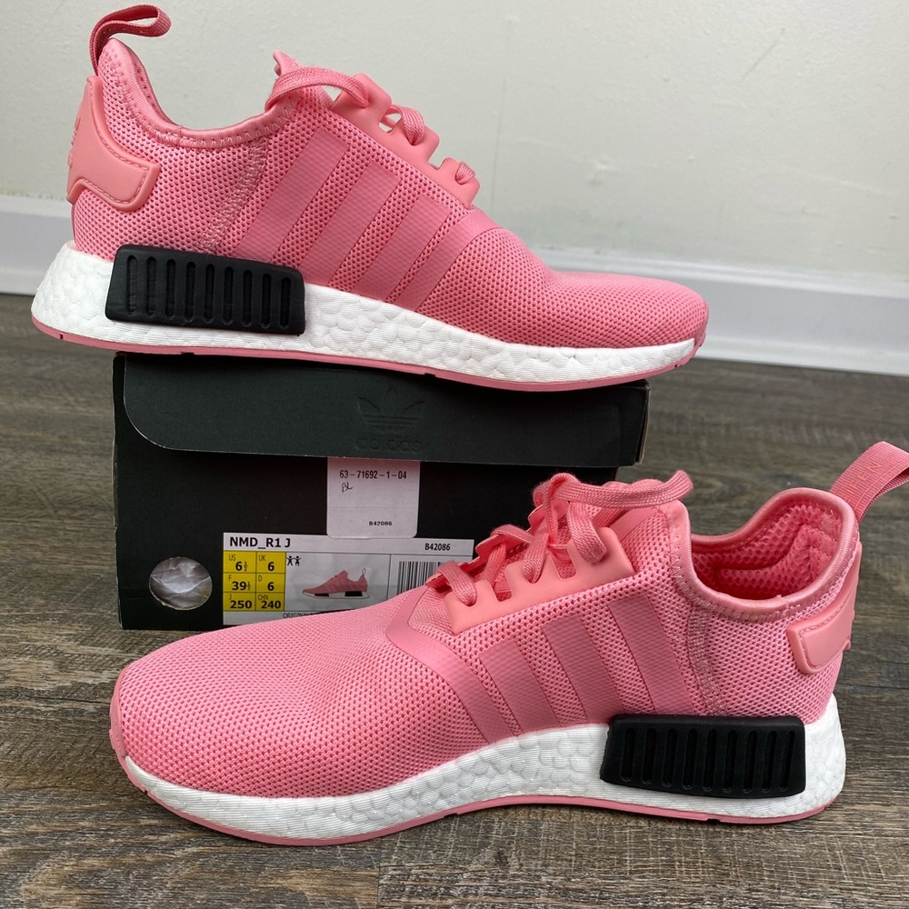 Pink Running Shoes. |Original NMD_R1 J|
